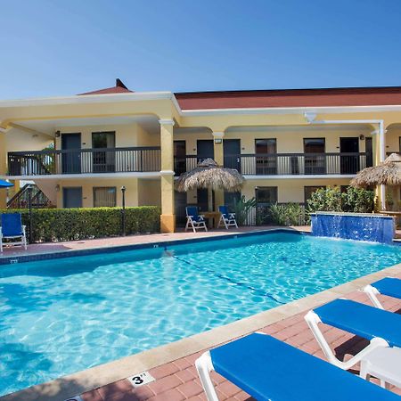 Days Inn By Wyndham Florida City Exteriör bild