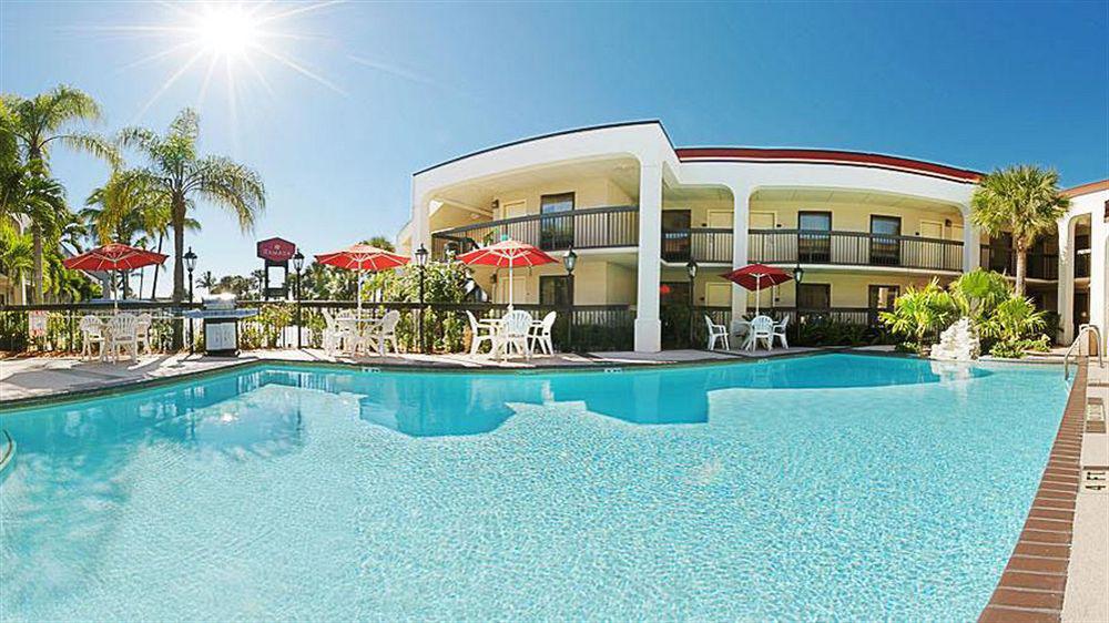 Days Inn By Wyndham Florida City Exteriör bild