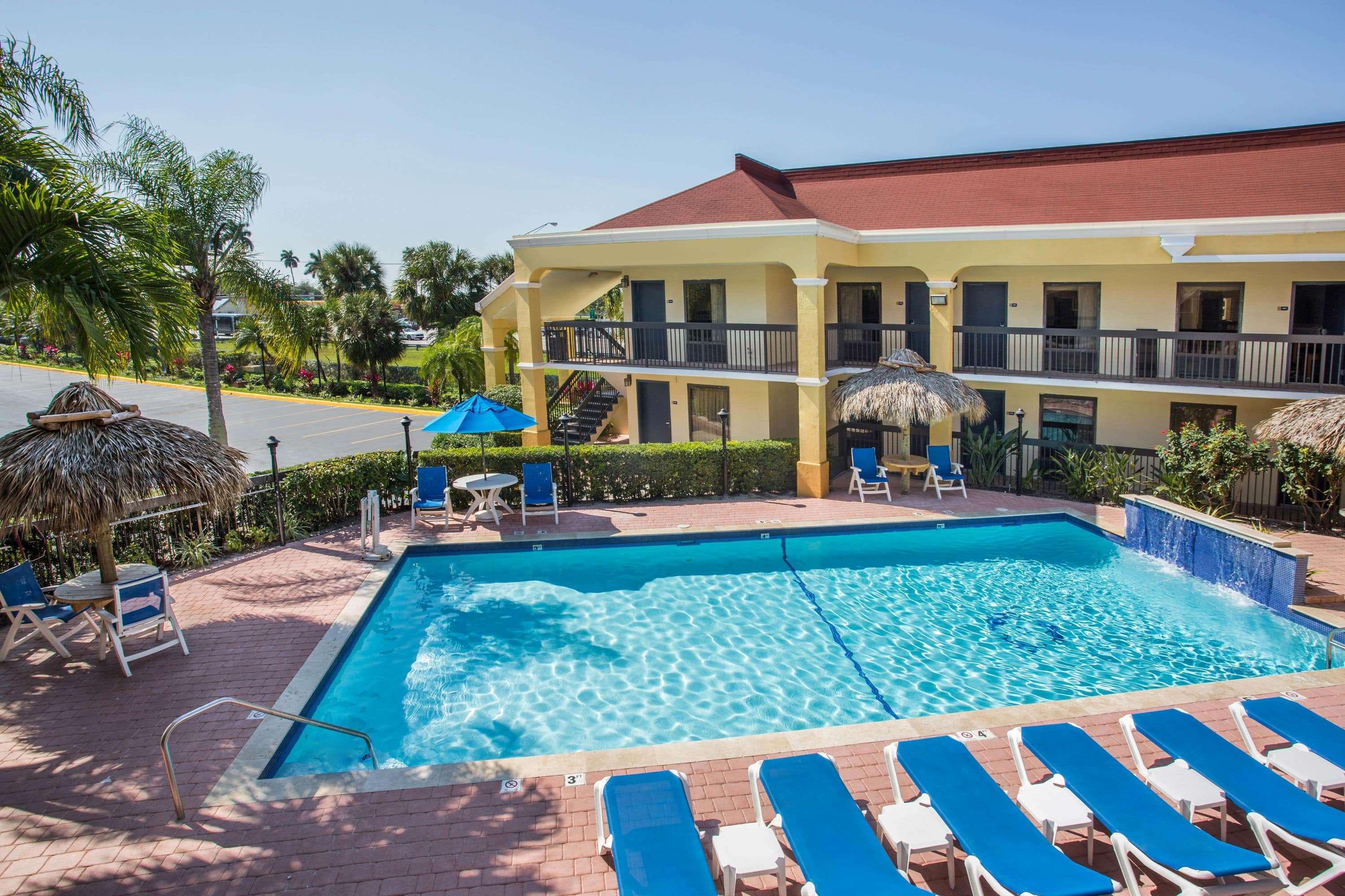 Days Inn By Wyndham Florida City Exteriör bild