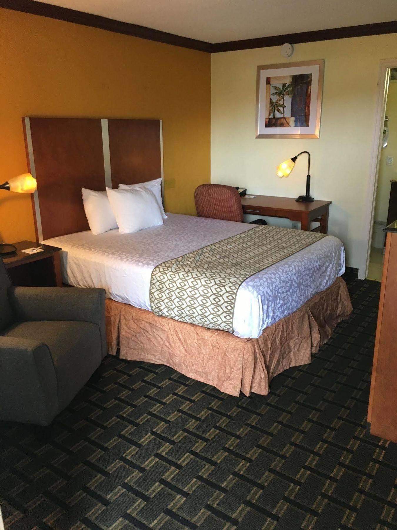 Days Inn By Wyndham Florida City Exteriör bild