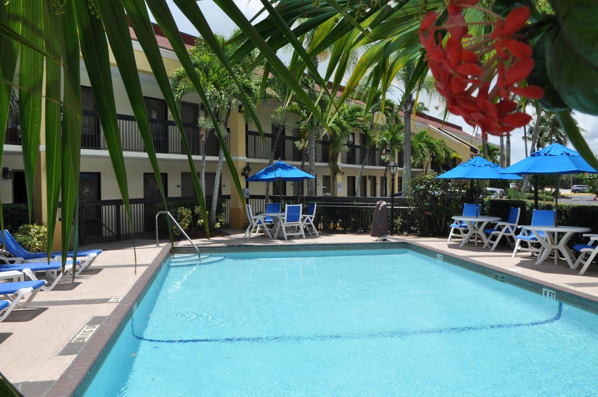 Days Inn By Wyndham Florida City Exteriör bild