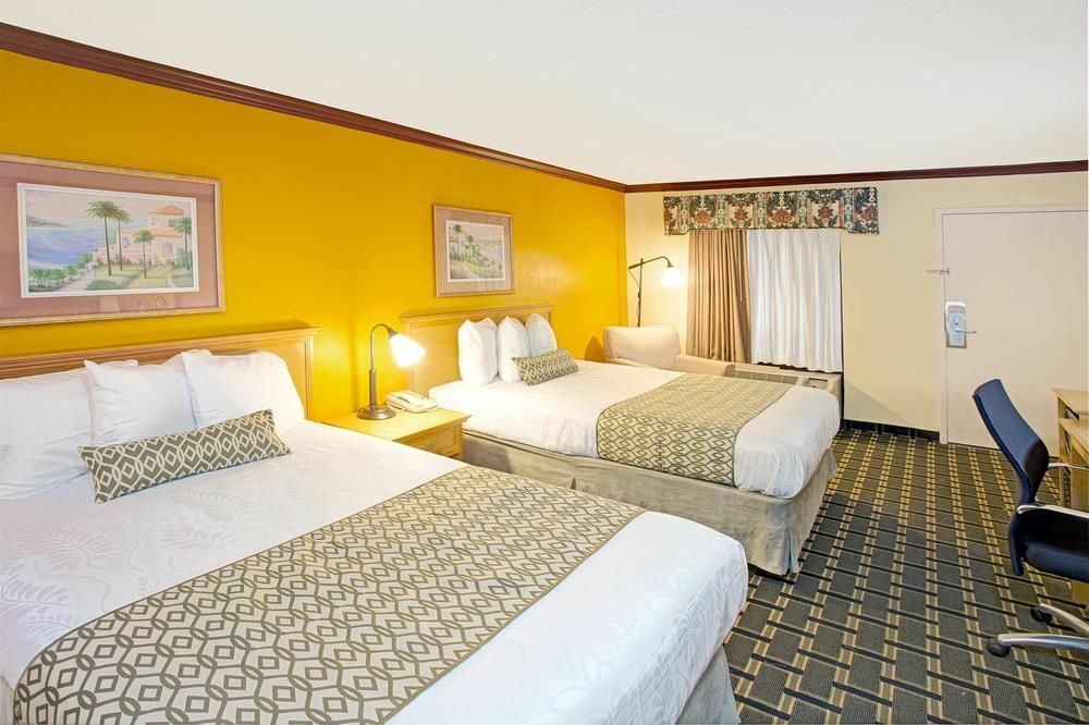 Days Inn By Wyndham Florida City Exteriör bild